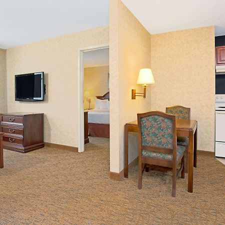 Hawthorn Suites By Wyndham Cincinnati/Sharonville Buitenkant foto